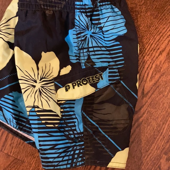 Protest swim trunks - Picture 2 of 6